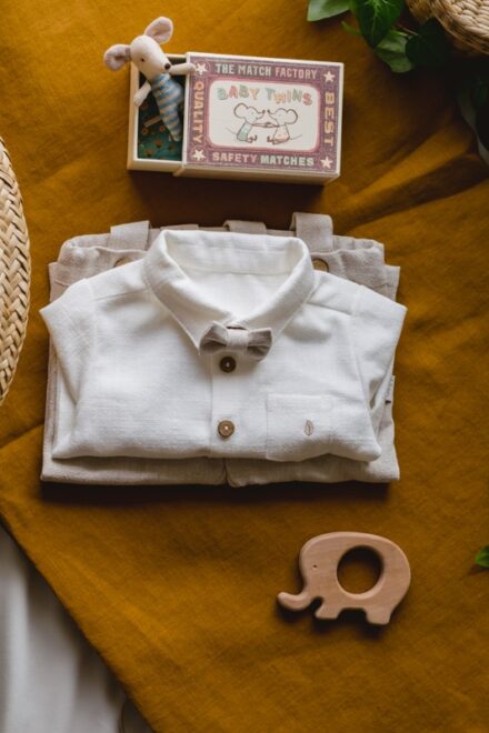 elegancki komplet dla chłopca koszula muszka spodnie na chrzest roczek lilen