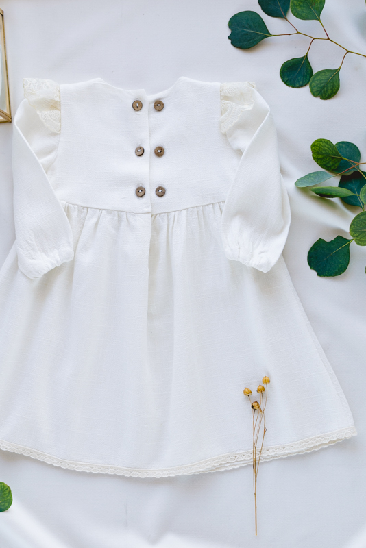 delikatna naturalna sukieneczka na chrzciny roczek dla dziewczynki lilen