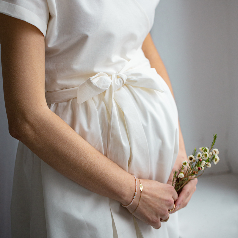 sukienka dla kobiety w ciąży biała na chrzciny śłub
