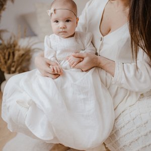 długa lniana sukienka do chrztu z haftem w stylu royal collection lilen