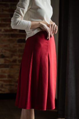 czerwona spódnica trapezowa damska o długości midi lilen