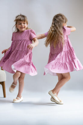 różowa sukienka w kropeczki groszki dla dziewczynki lilen