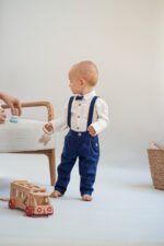 elegancki zestaw do chrztu dla chłopca spodnie i muszka