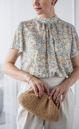elegancka bluzka oliwkowa w kwiatuszki z wiskozy lejąca lilen