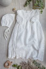 długa sukienka do chrztu dla dziewczynki koronkowa retro vintage viktoriańska z czapeczką