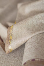 naturalna wełna 100% merino wool w kolorze beżowej jodełki lilen