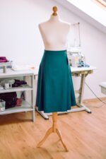 spódnica wełniana butelkowa zieleń midi