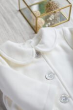 śmietankowy płaszczyk do chrztu dla dziewczynki lilen