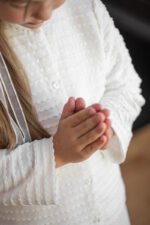 sweterek komunijny rozpinany ecru lilen bawełniany