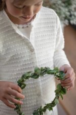 biały sweterek do komunii bawełniany lilen