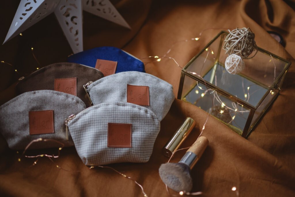 mini-kosmetyczka-na-pomadki kosmetyczki wełniane małe kosmetyczki damskie dobrej jakości