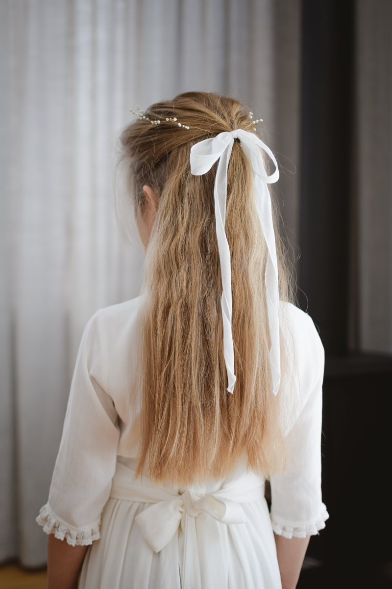 kokarda-komunijna-jedwab-do-wianka-komunijnego-lilen elegancka spinka z kokardą do wianka komunijnego śmietankowa