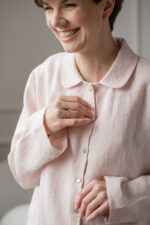 Lniana piżama damska z haftem - Botanical Touch - pudrowy róż - obrazek 2