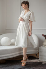 wizytowa sukienka damska z funkcją karmienia jasny beż długość midi jasna zwiewna kobieca