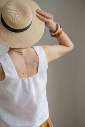 biały top na grubych ramiączkach lniany z lnu polska marka Lilen