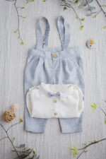 eleganckie ubranko dla chłopca na roczek błękitne z muszką i koszulobody lilen