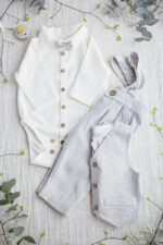 garniturek niemowlęcy na chrzest roczek ślub wesele z koszulobody z kołnierzykiem i muszką spodniami na szelkach i kamizelką