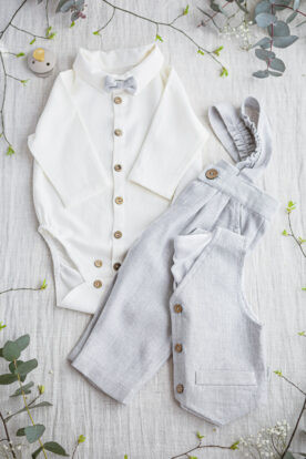 garniturek niemowlęcy na chrzest roczek ślub wesele z koszulobody z kołnierzykiem i muszką spodniami na szelkach i kamizelką