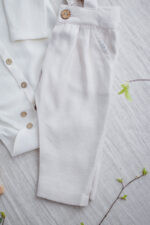 spodnie do chrztu dla chłopca jasny beż