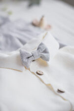 muszka niemowlęca chłopięca jasno szara lilen