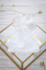 koronkowa ozdoba do świecy na chrzest i komunię