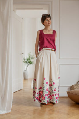bawełniana spódnica z kontrafałdami długa do ziemi maxi, z haftem oryginalna spódnica damska z kieszeniami w zestawie z lnianym topem na grubych ramiączkach w kolorze burgundowym