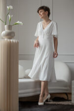 biała śmietankowa sukienka na chrzest lub komunię dla mamy do karmienia długość midi