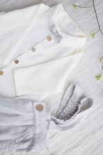 ubranko na chrzest dla chłopca jasny szary