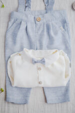 ubranko dla chłopca do chrztu błękitne z koszulobody z kołnierzykiem i muszką