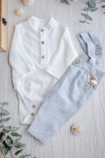 ubranka na chrzest dla dzieci z lnu koszula ze stójką i spodnie z szelkami